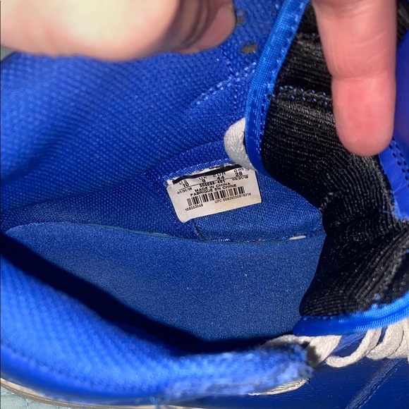 Air Jordan 1 Hyper Royal - Picture 3 of 8